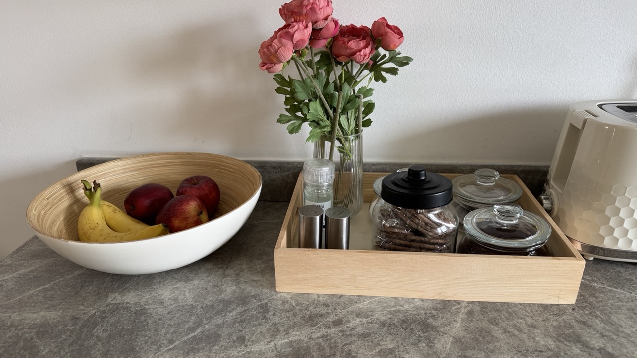 Free parking driveway at Kaiv Residence near Gatwick Airport